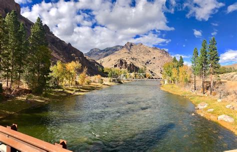 hotels elk bend idaho.